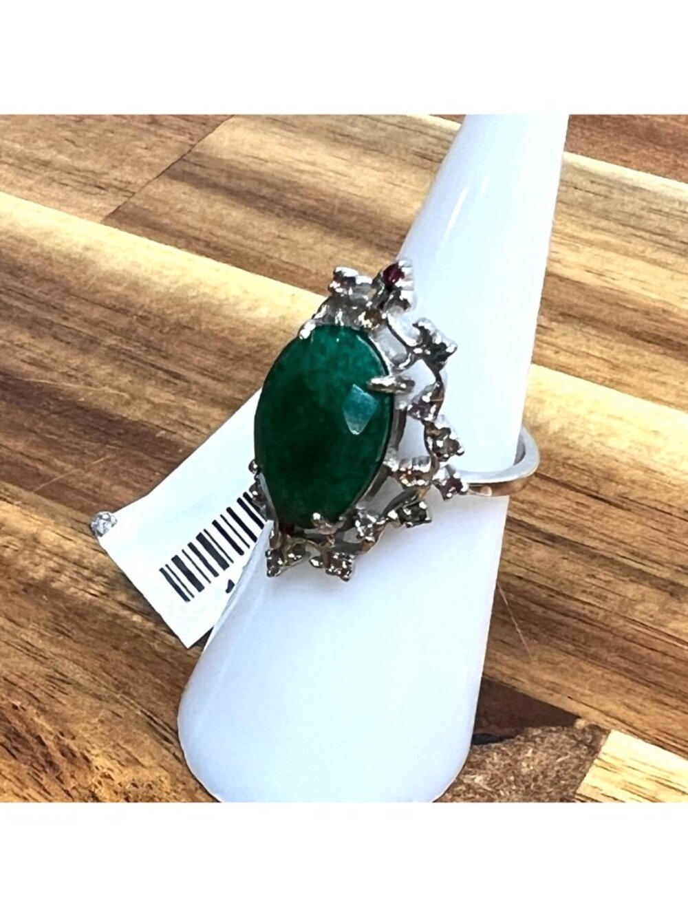 Deep green genuine Beryl stone on .925 sterling silver, size 6 - Picture 11 of 13